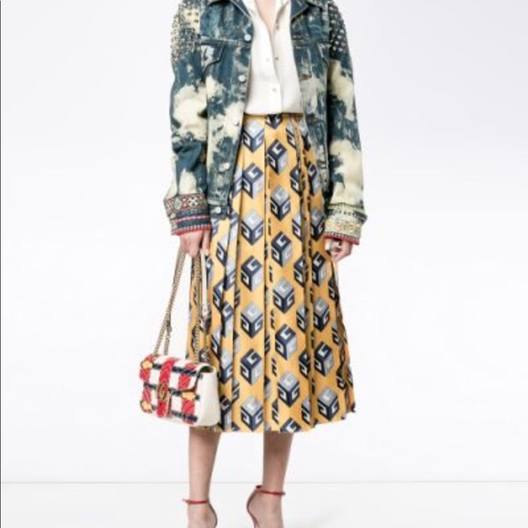 gucci marmot trompe l'oeil 2017 Runway - Picture 5 of 5